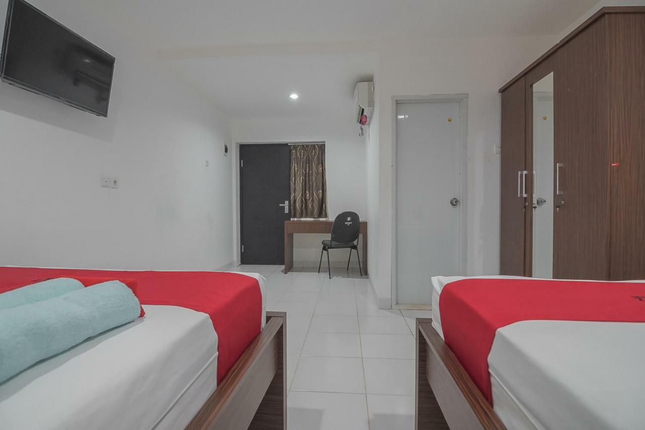 Wisma tamu Reddoorz Near Living Plaza