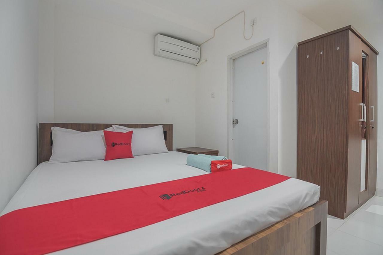 Reddoorz Near Living Plaza 2*
